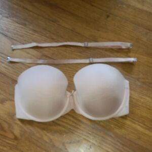 Victoria's Secret Cream Lined Strapless Convertable Bra with Underwire, 34 DD
